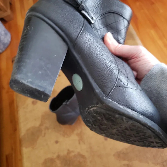 *LEATHER Booties,  Size 8, Black - Picture 7 of 12